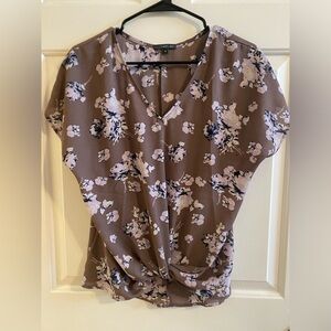 New West Kei by Stitch Fix- brown floral v-neck blouse-size small